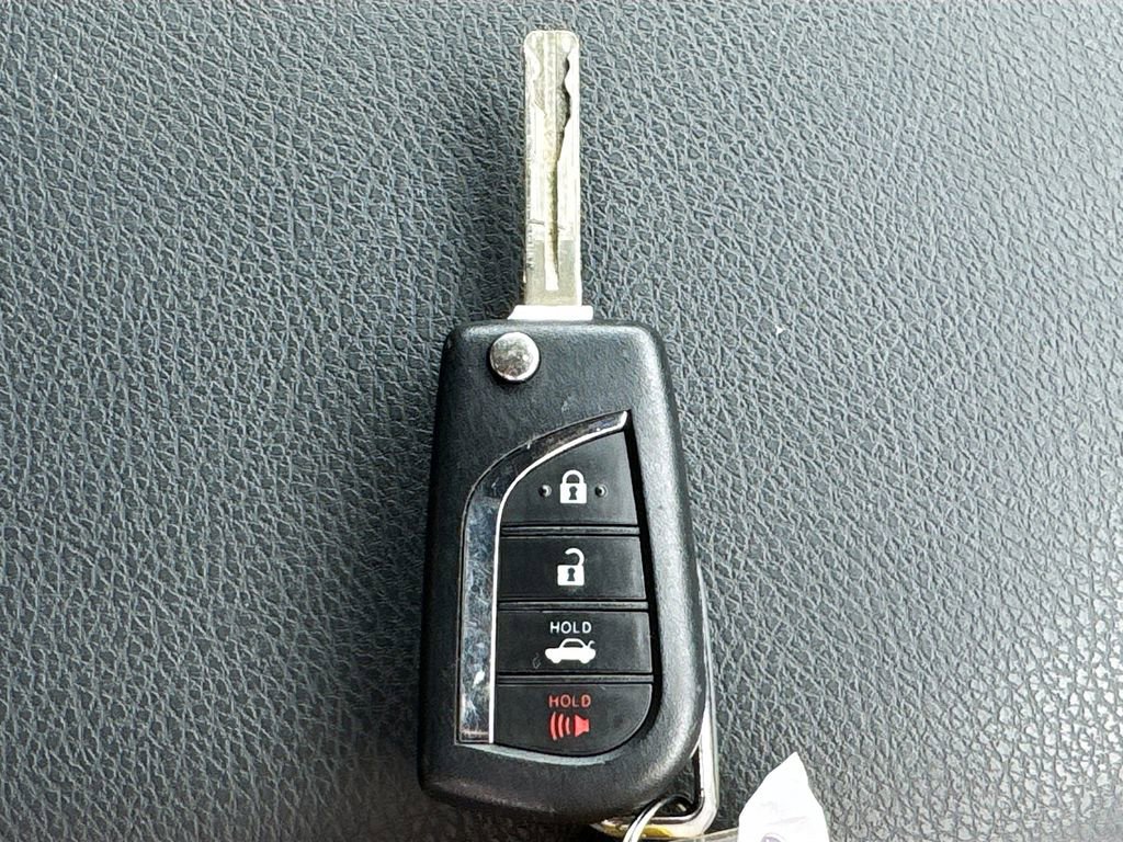 Used 2024 Toyota Camry SE image 27