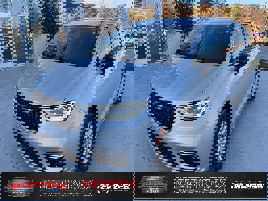 Used 2024 Chrysler Pacifica Touring-L