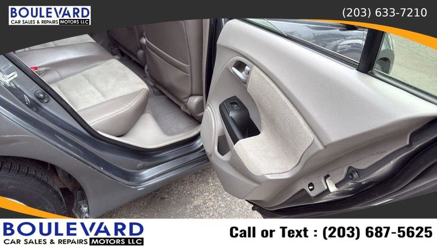 Used 2013 Honda Insight EX image 28
