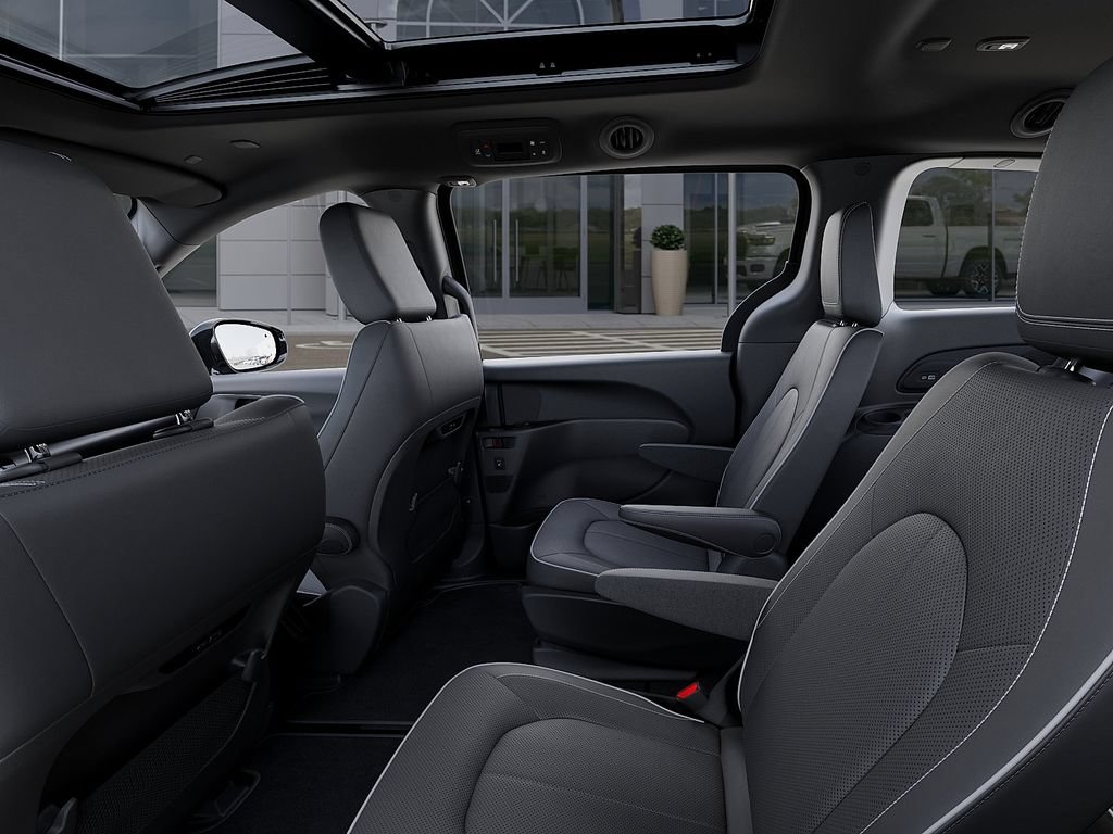 New 2027 Chrysler Pacifica Limited AWD/4WD image 23