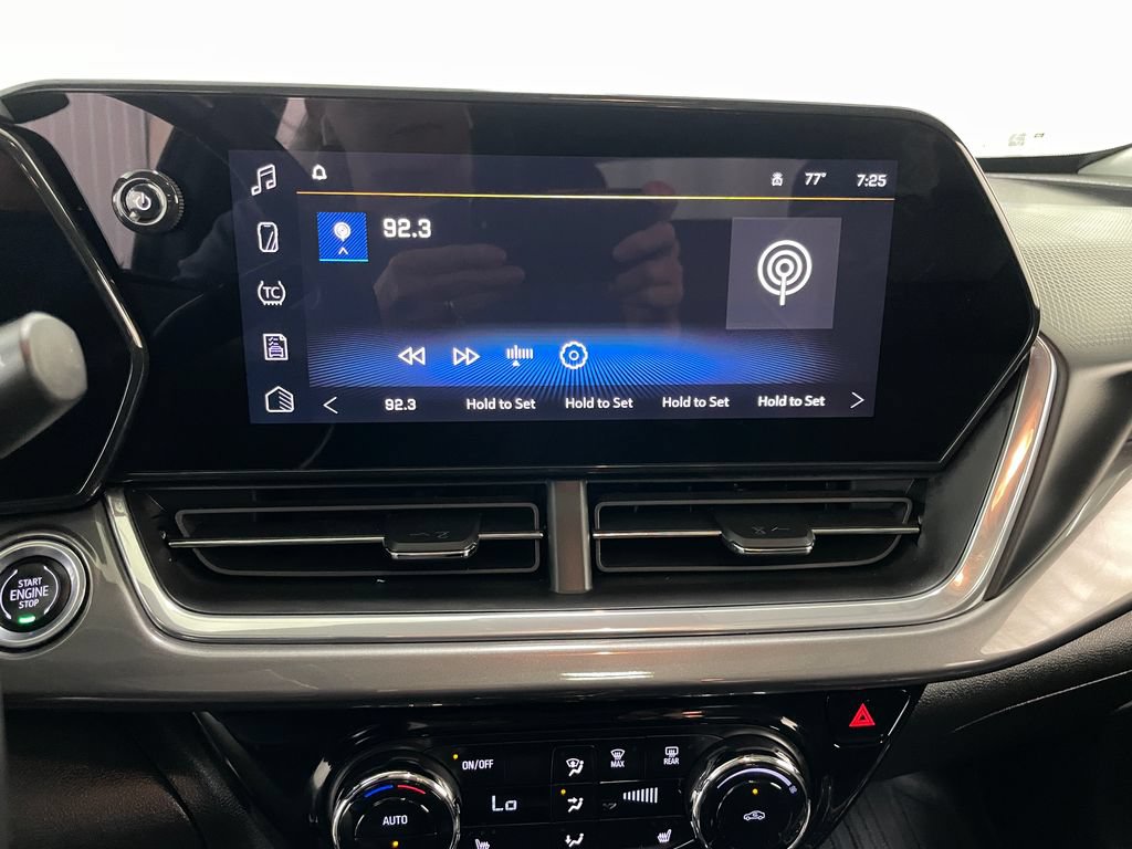 Certified 2024 Chevrolet Trax ACTIV w/ Sunroof Package FWD image 30