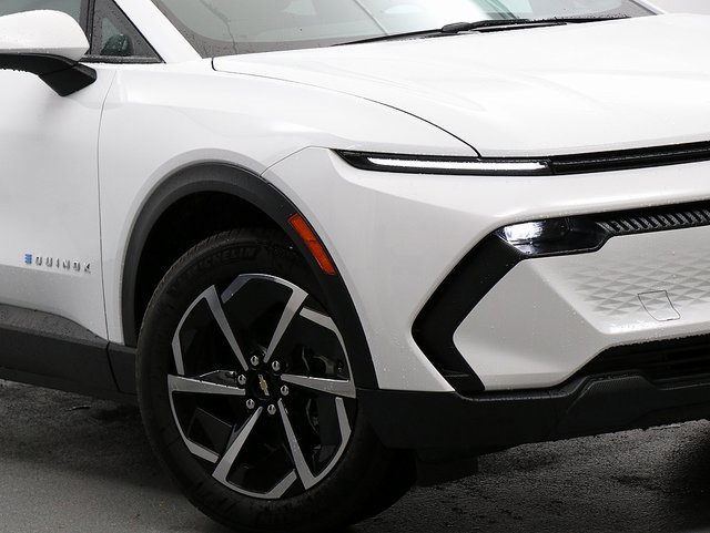 New 2026 Chevrolet Equinox EV LT w/ Comfort Package image 3