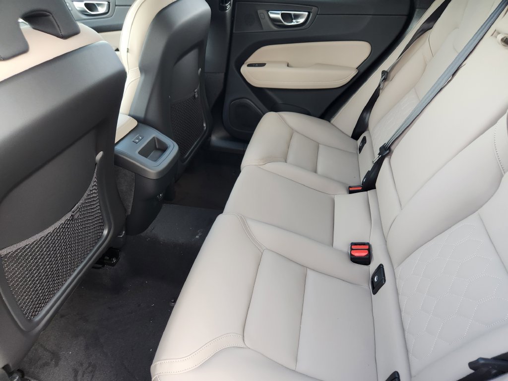 New 2026 Volvo XC60 B5 Plus w/ Protection Package Premier AWD/4WD image 19