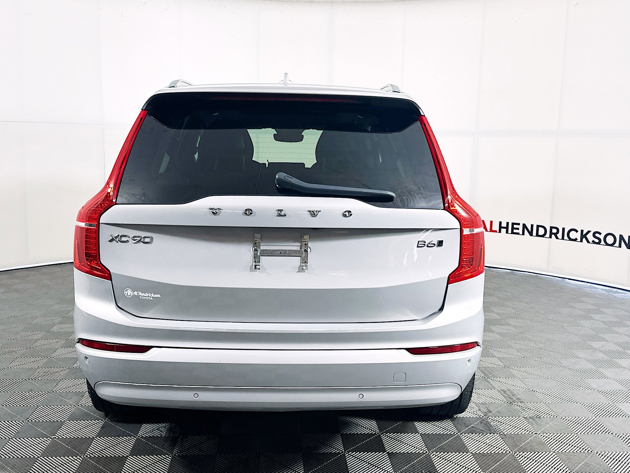 Used 2023 Volvo XC90 B6 Core image 4