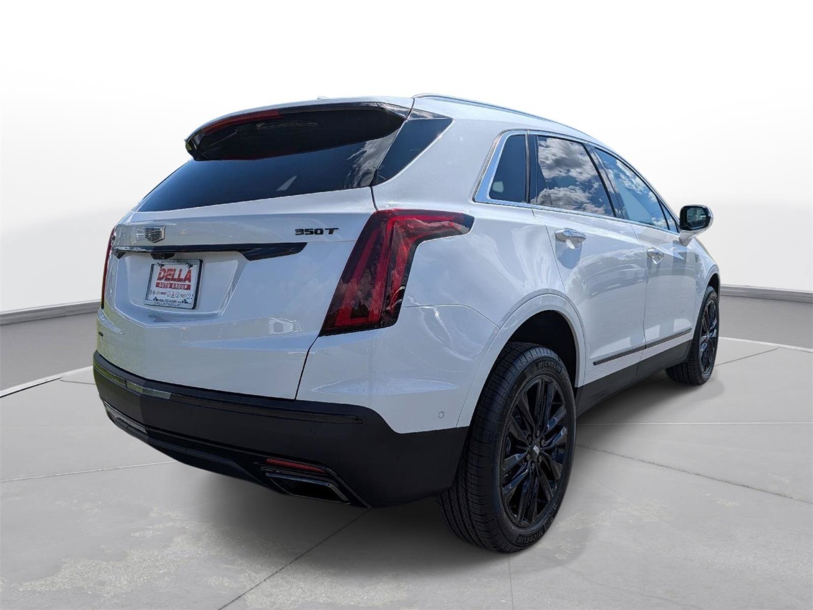 New 2026 Cadillac XT5 Premium Luxury w/ LPO, ONYX Package AWD/4WD image 7