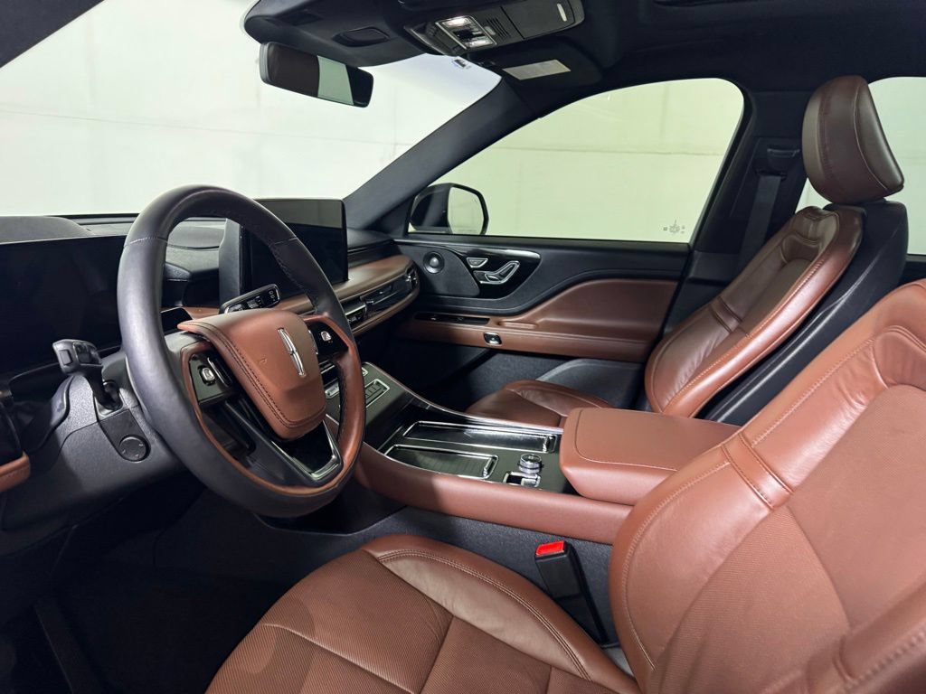 Certified 2025 Lincoln Aviator Reserve w/ Jet Appearance Package AWD/4WD image 32
