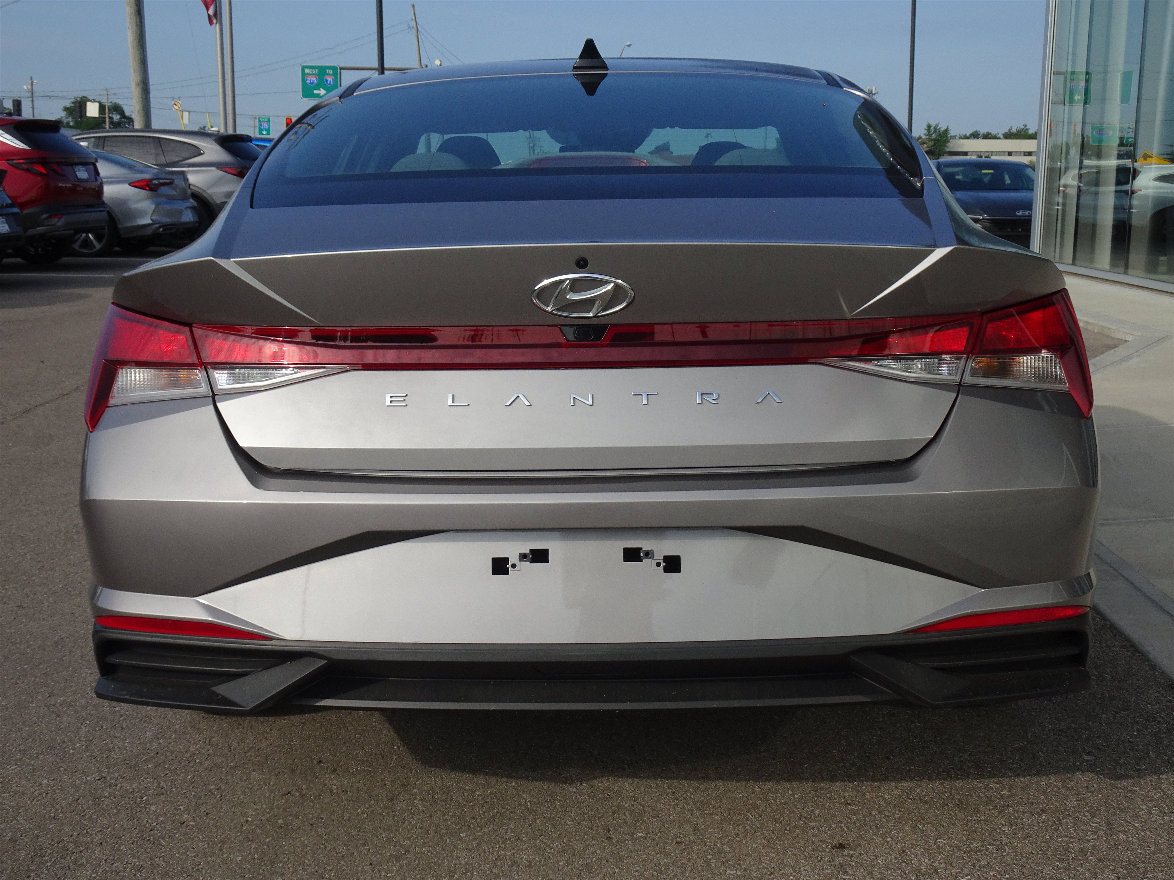 Used 2023 Hyundai Elantra SEL FWD image 4