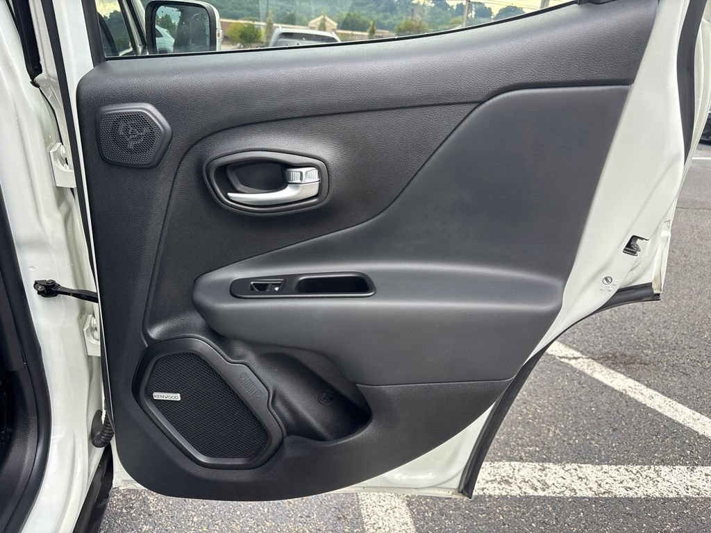 Used 2020 Jeep Renegade Altitude AWD/4WD image 32