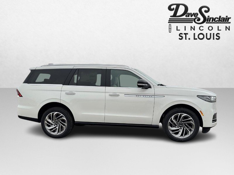 New 2025 Lincoln Navigator Reserve image 4