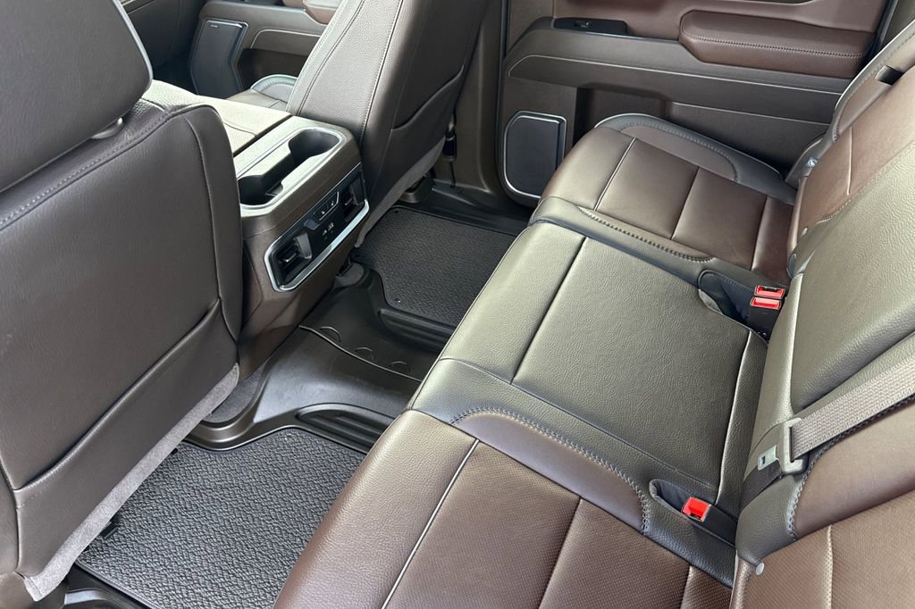 Used 2025 GMC Sierra 3500 Denali w/ Denali Reserve Package AWD/4WD image 12
