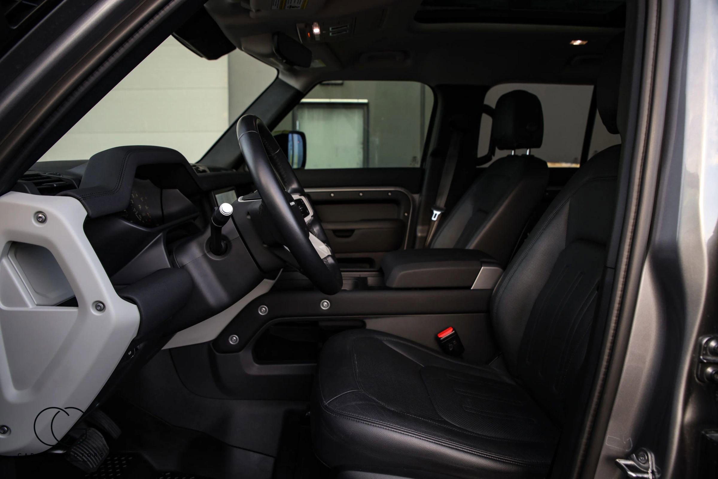 Used 2022 Land Rover Defender 110 SE image 9