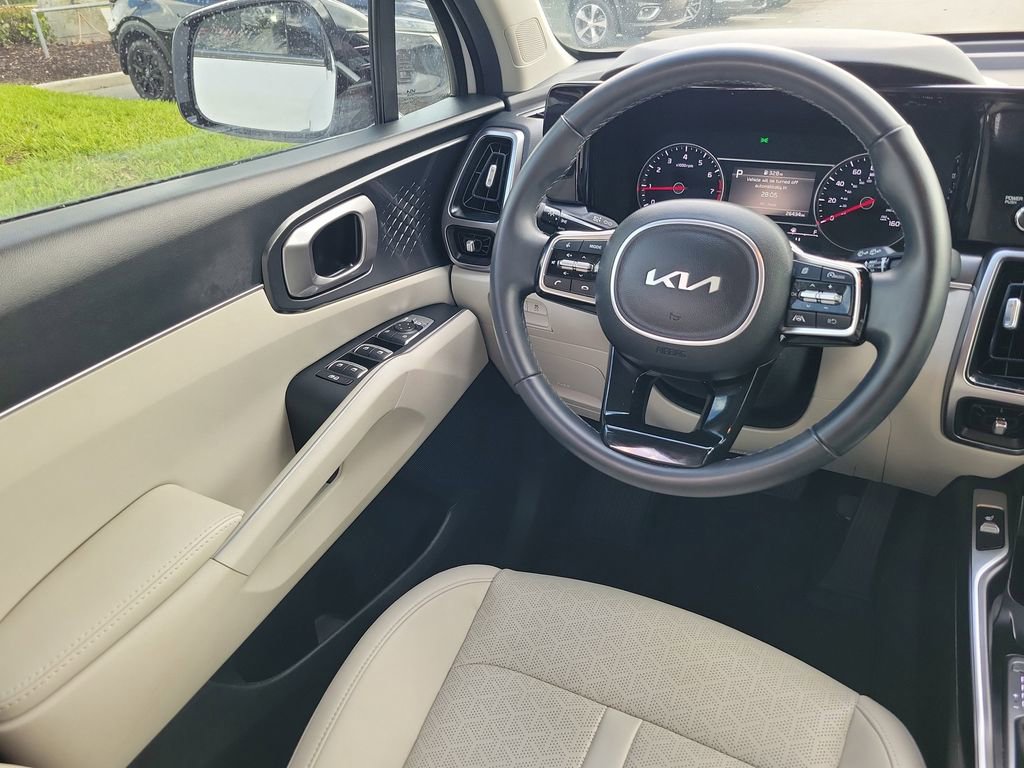 Used 2023 Kia Sorento S image 21