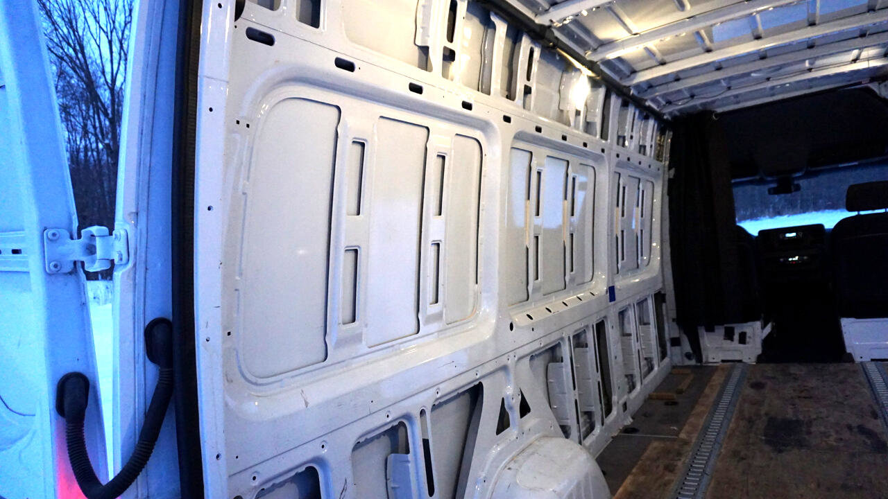 Used 2020 Mercedes-Benz Sprinter 2500 w/ Driver Convenience Package image 19