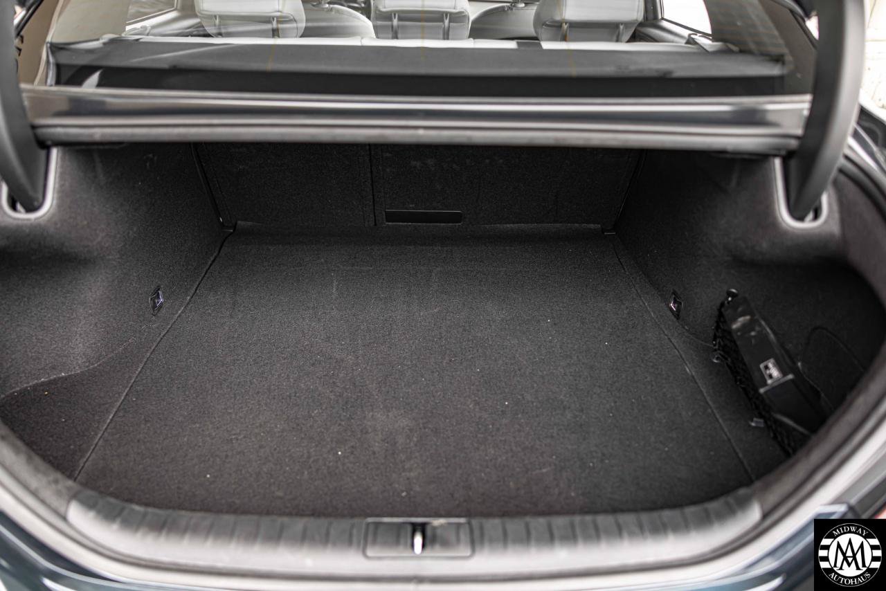 Used 2025 Genesis G70 2.5T RWD image 6