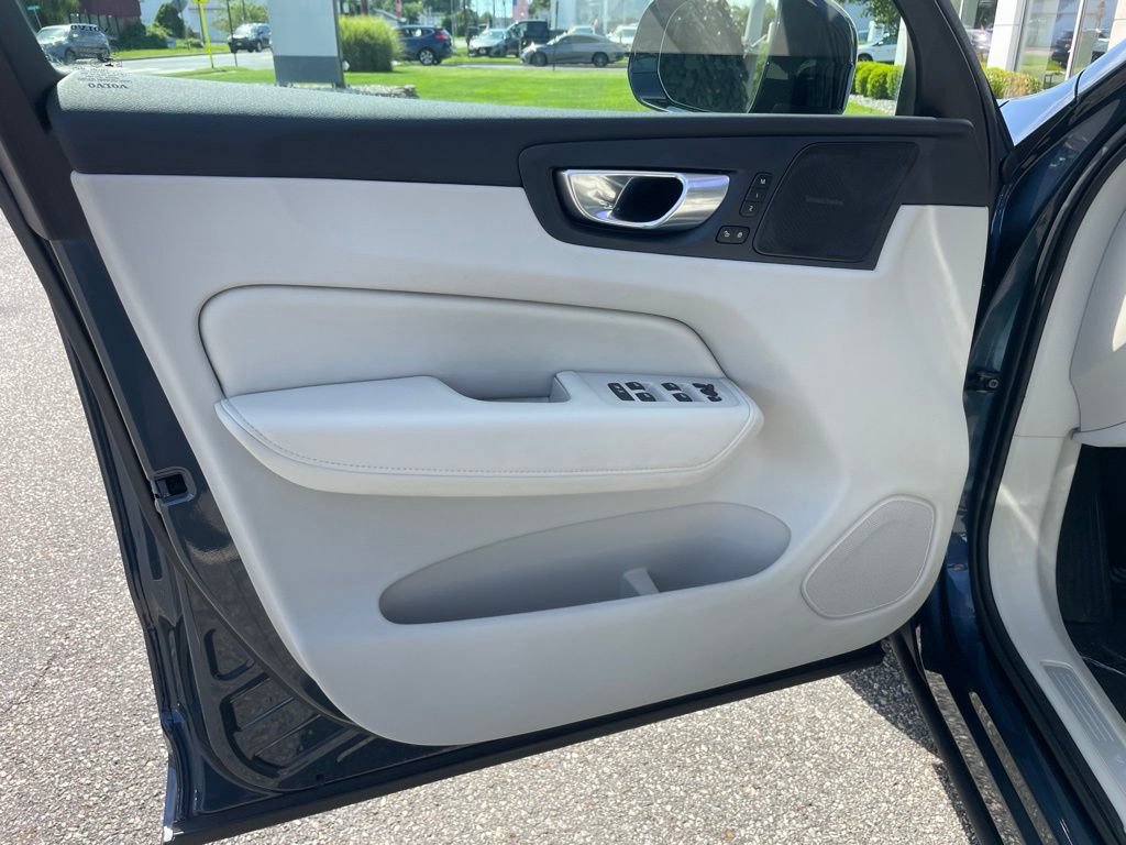 Used 2024 Volvo XC60 B5 Plus w/ Protection Package Premier AWD/4WD image 21