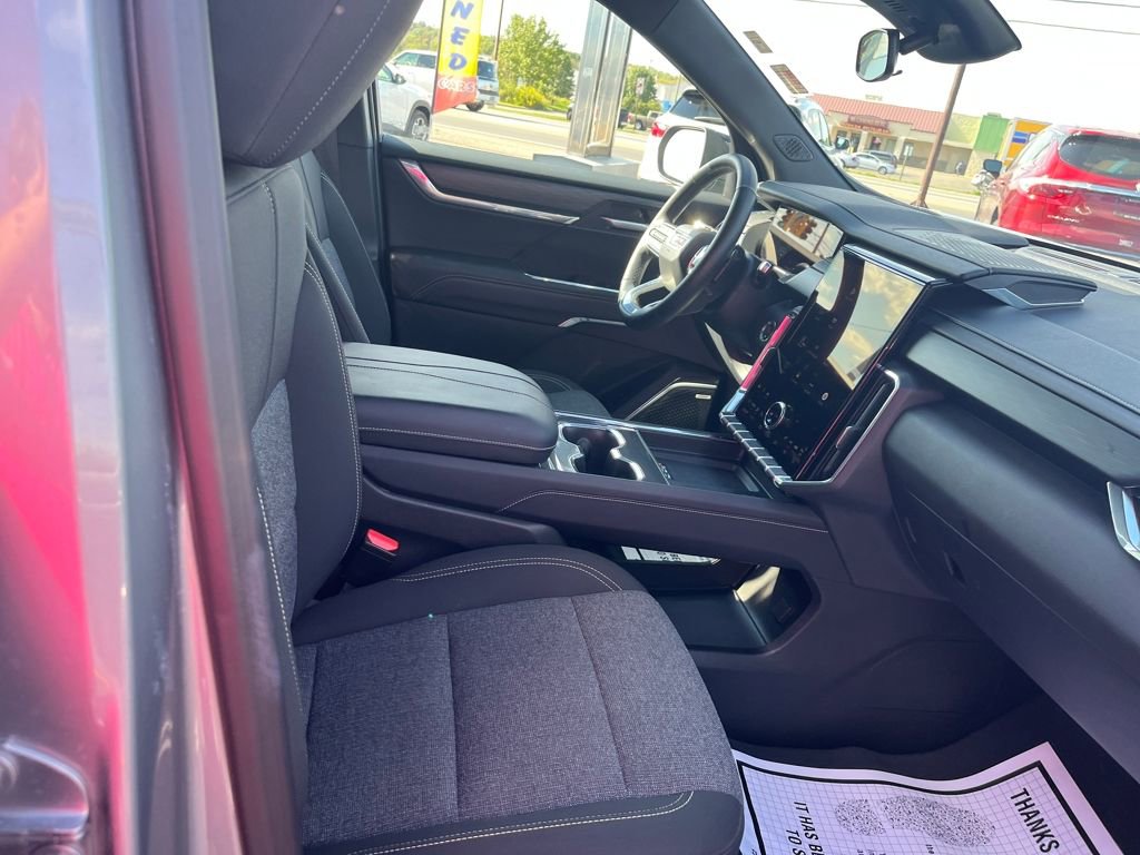 Used 2025 GMC Acadia Elevation image 31