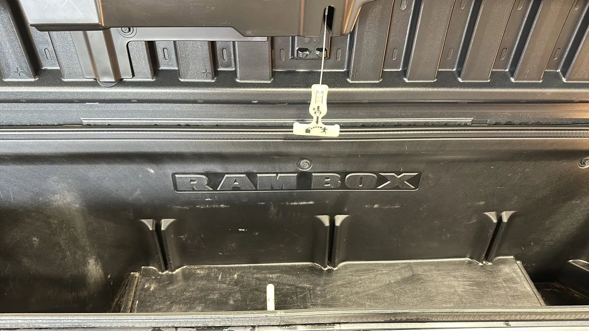 Used 2015 RAM 1500 Limited image 15