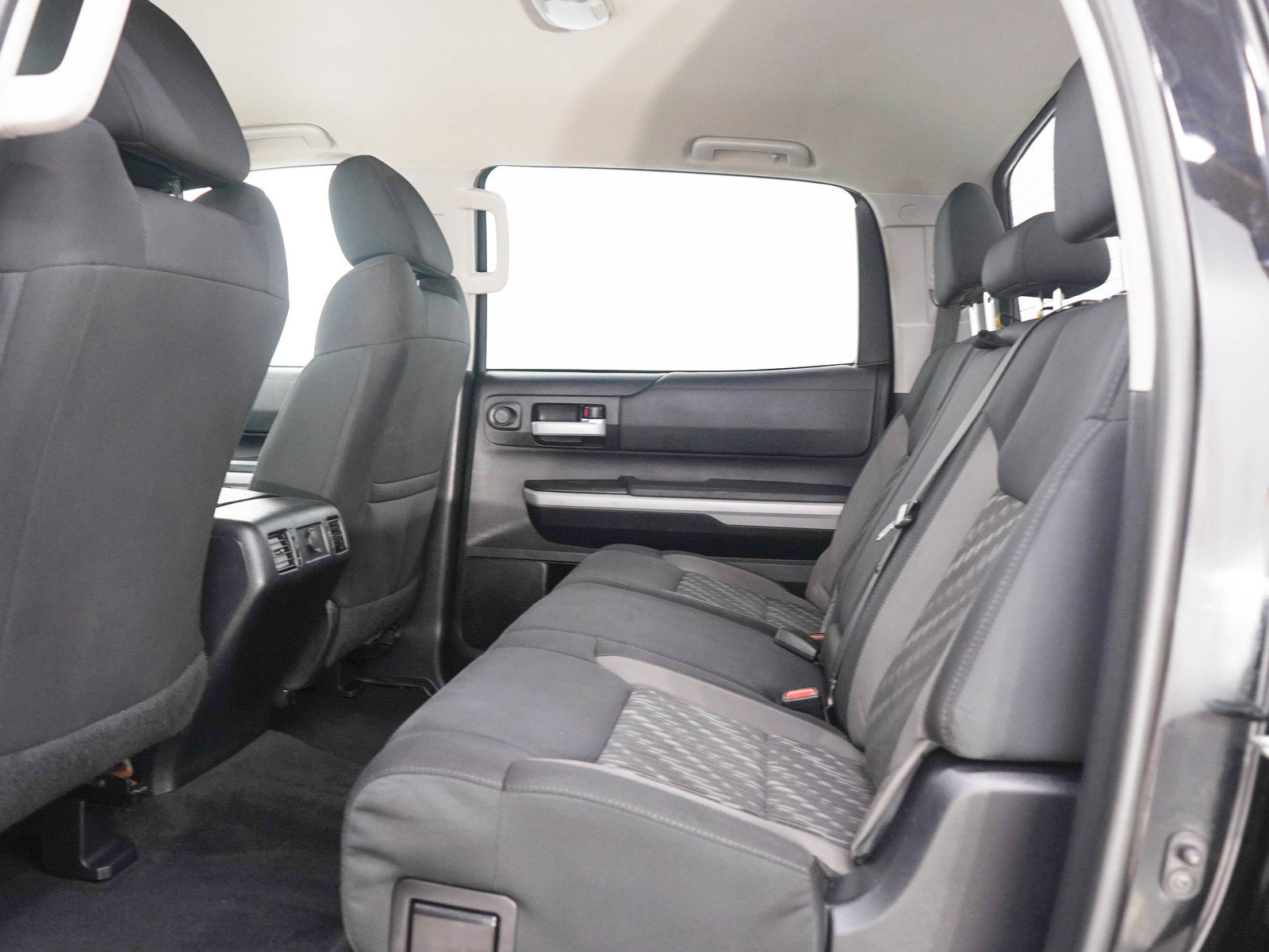 Used 2019 Toyota Tundra SR5 AWD/4WD image 15