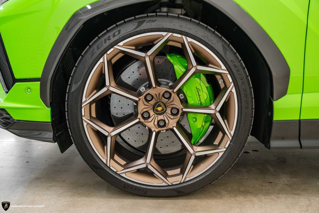 Used 2024 Lamborghini Urus Performante AWD/4WD image 6