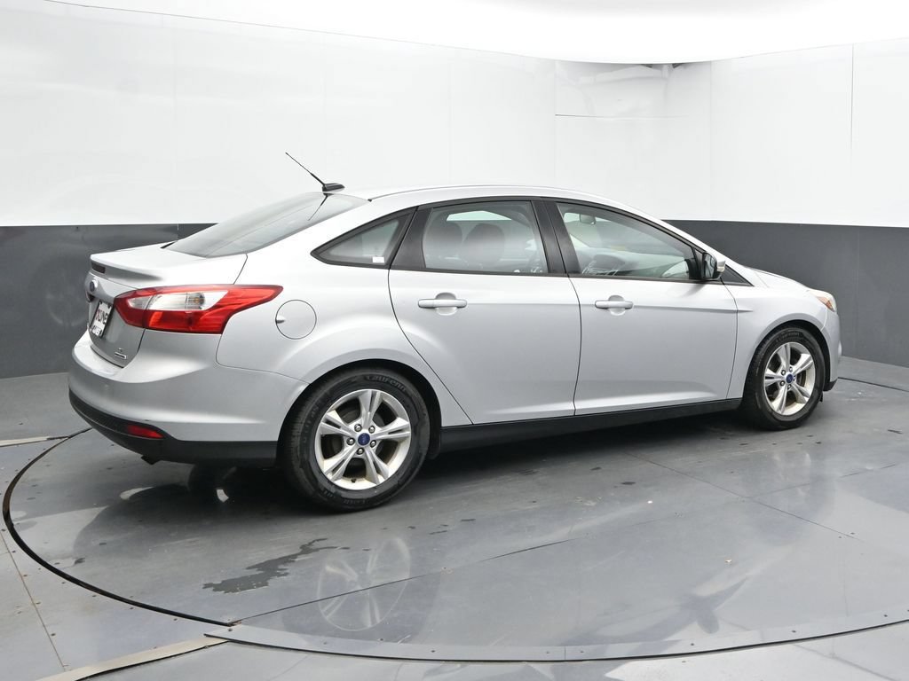 Used 2014 Ford Focus SE FWD image 2