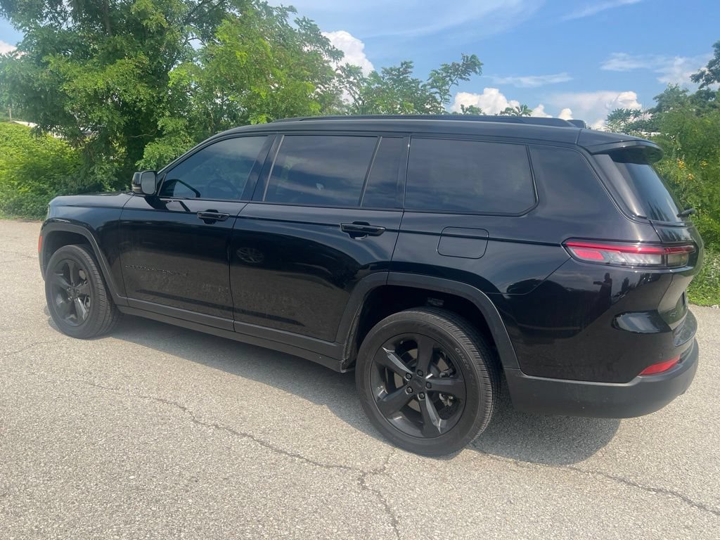 Used 2023 Jeep Grand Cherokee L Laredo AWD/4WD image 3