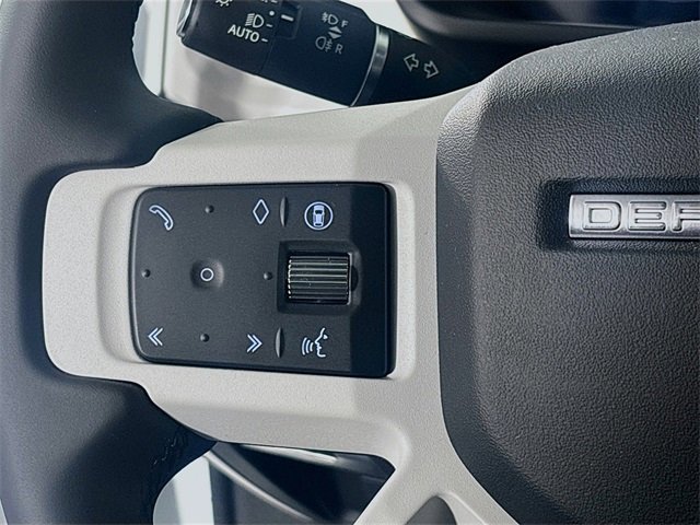 Used 2025 Land Rover Defender 130 S image 10