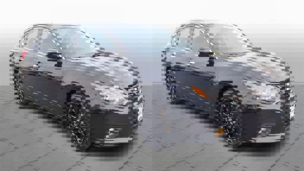 Used 2018 Nissan Altima 2.5 SR w/ SR Midnight Edition image 2