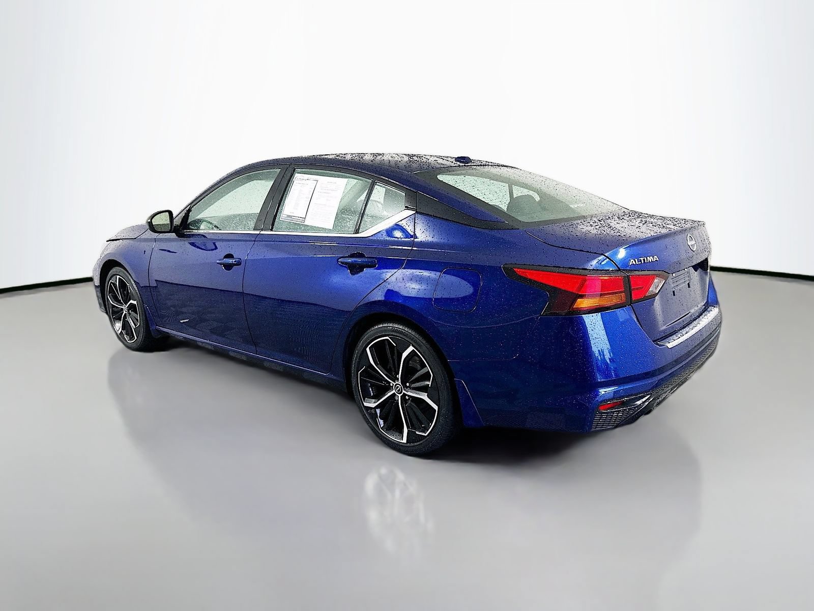 Used 2023 Nissan Altima 2.5 SR w/ SR Premium Package FWD image 5