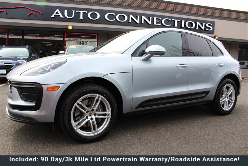 Used 2022 Porsche Macan AWD/4WD image 1