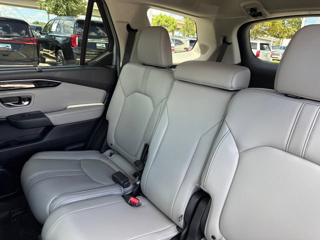 Used 2025 Honda Pilot Touring image 31