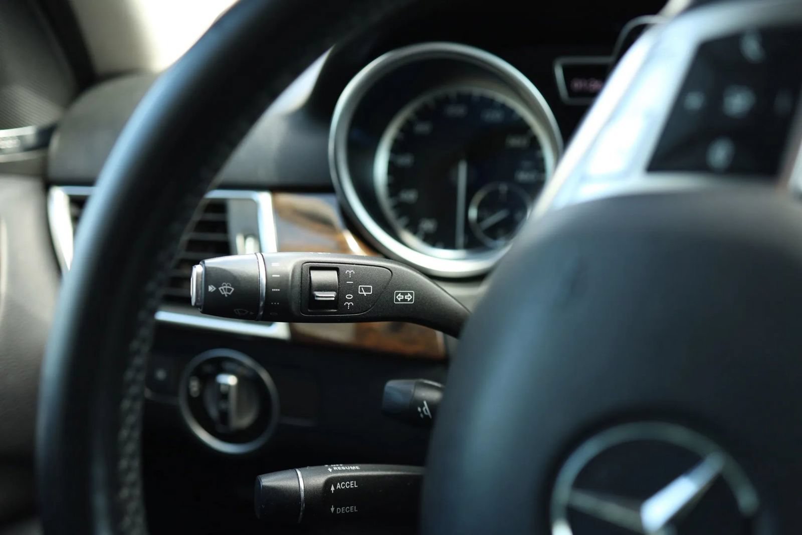 Used 2012 Mercedes-Benz ML 350 4MATIC image 24