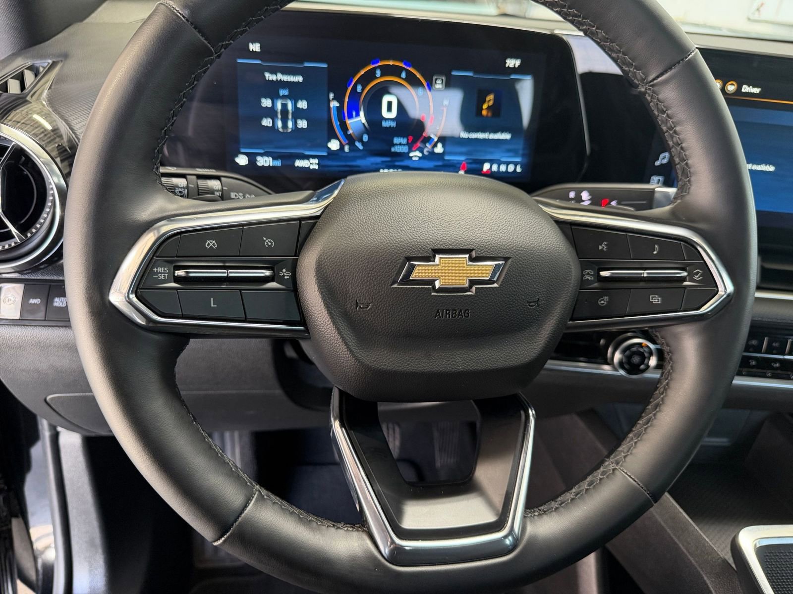 Used 2025 Chevrolet Equinox LT image 27