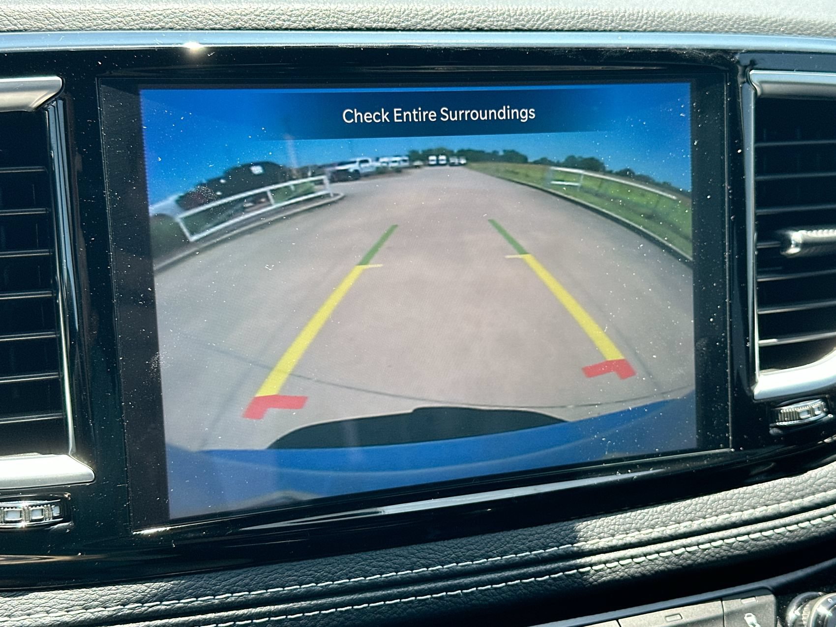 Used 2026 Chrysler Pacifica Limited FWD image 17
