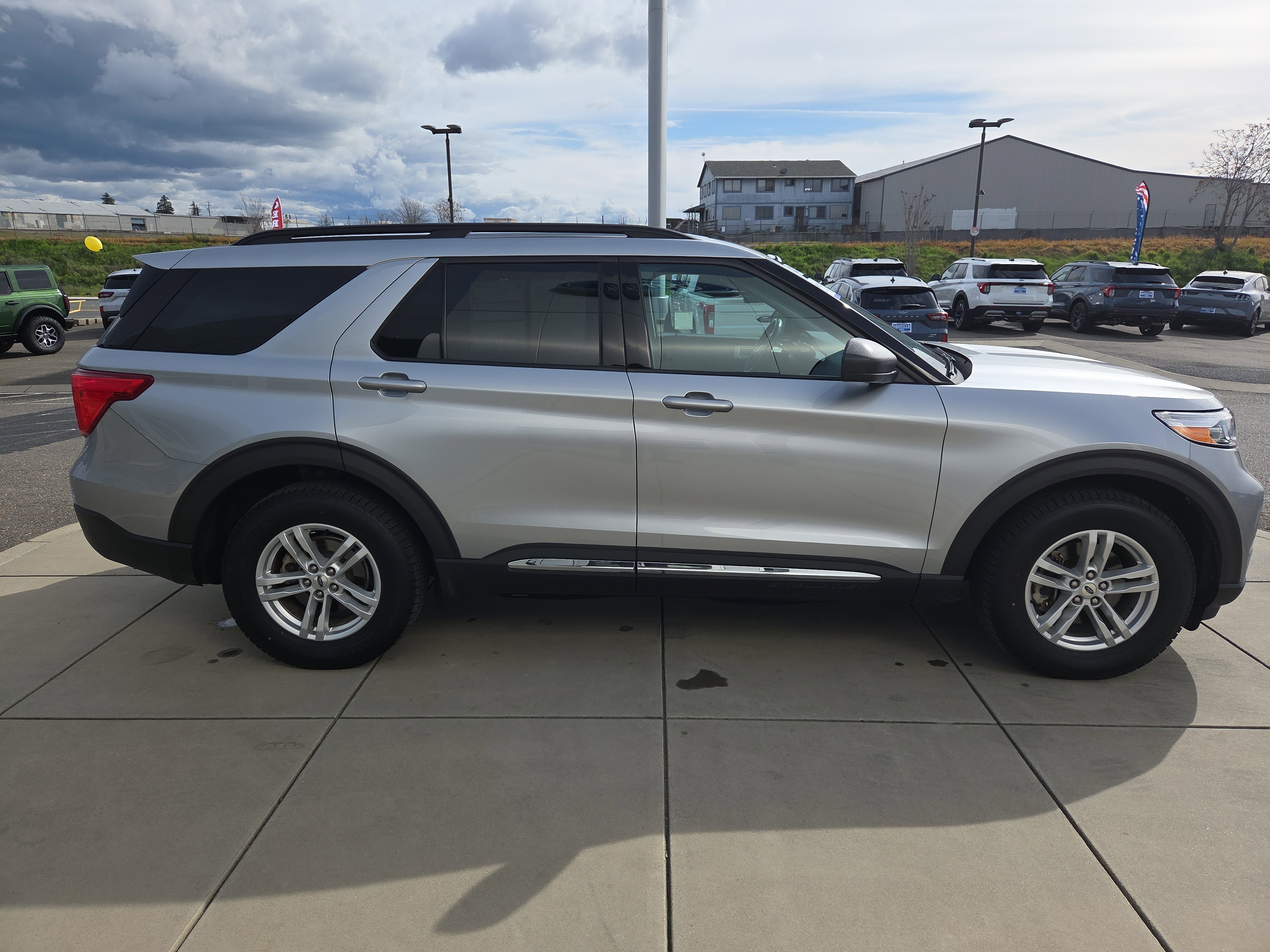 Used 2022 Ford Explorer XLT image 6