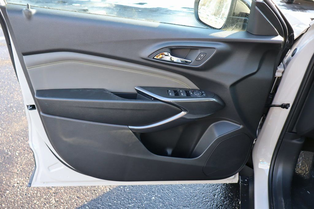 New 2026 Chevrolet Trax ACTIV w/ Sunroof Package image 4