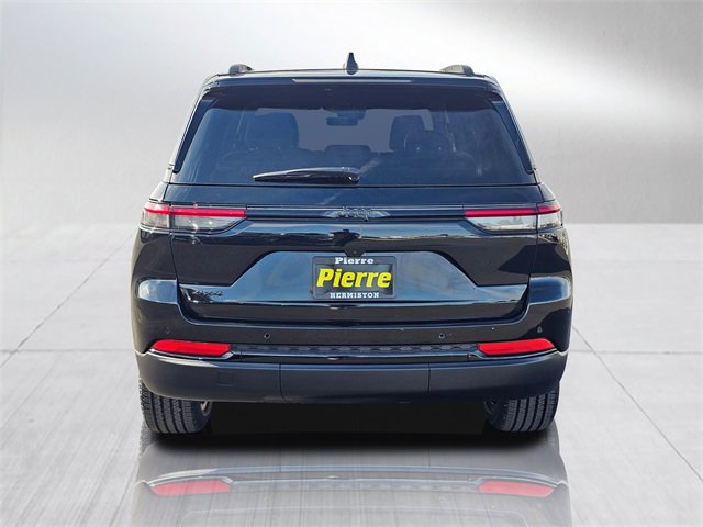 New 2025 Jeep Grand Cherokee Altitude image 35