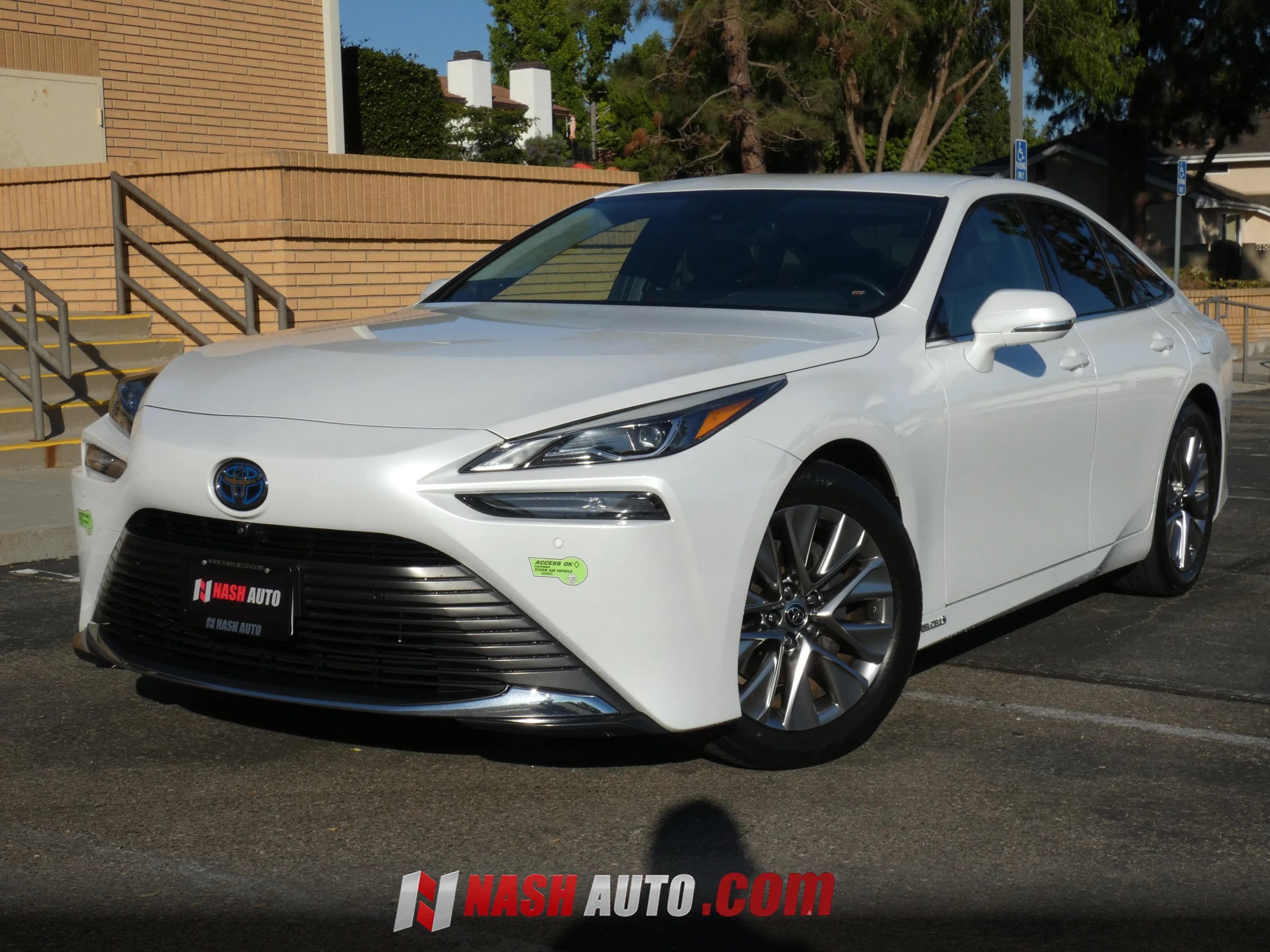 Used 2022 Toyota Mirai w/ Advanced Technology Package RWD image 16