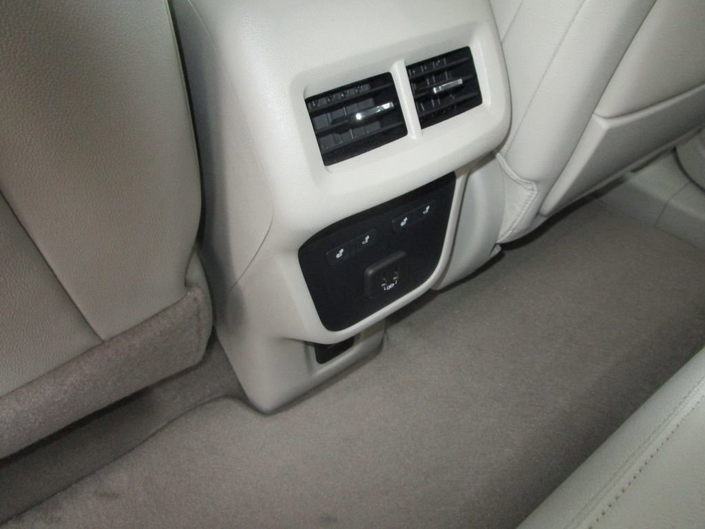 Used 2020 GMC Terrain Denali w/ Denali Premium Package image 18