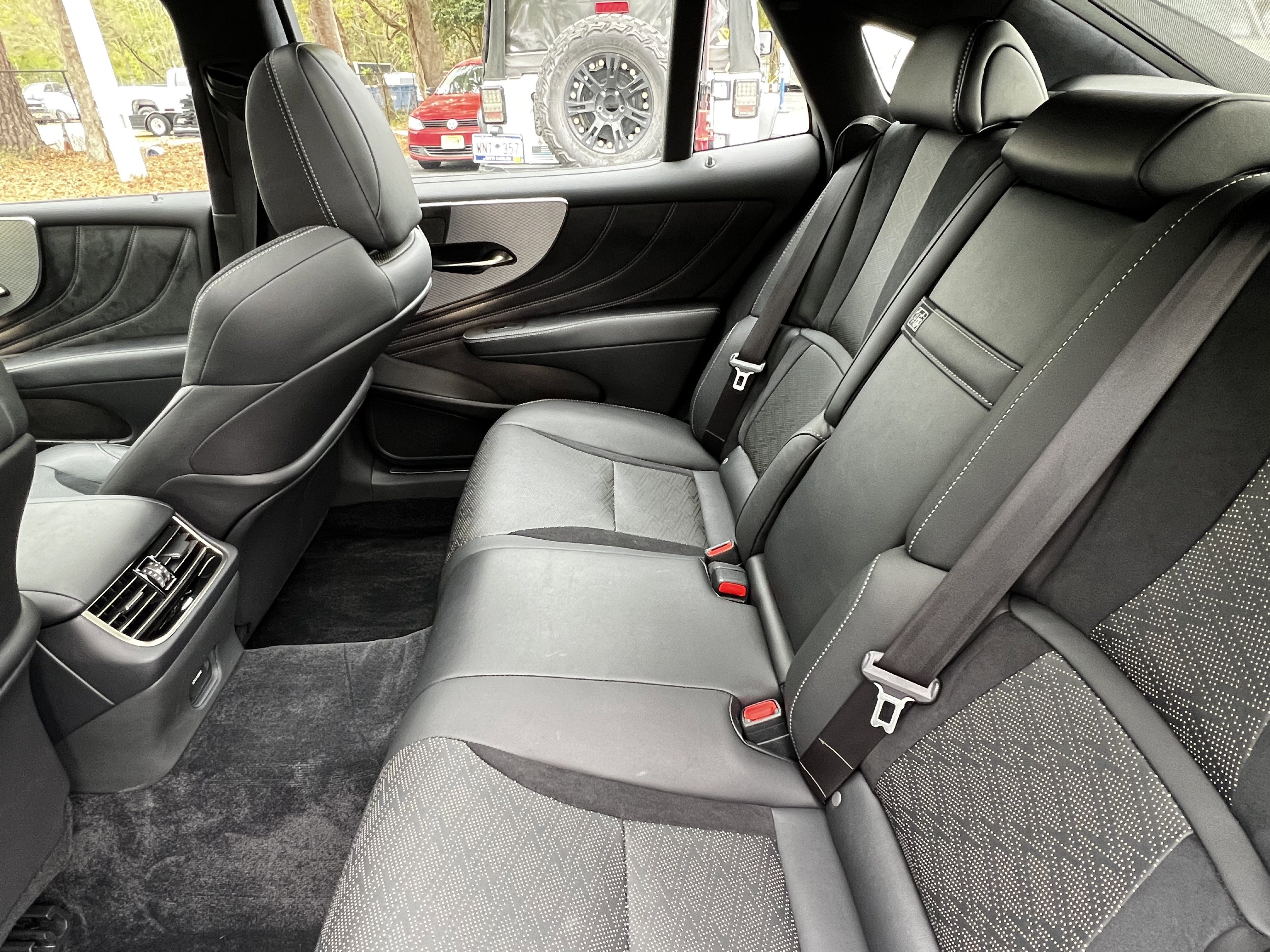 Certified 2023 Lexus LS 500 F Sport w/ Cold Weather Package (CK) image 32