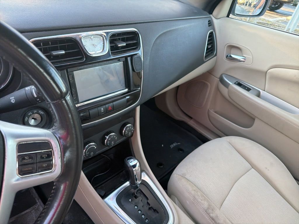 Used 2012 Chrysler 200 Touring image 11