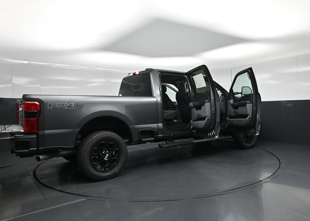New 2026 Ford F250 XLT w/ XLT Premium Package AWD/4WD image 5