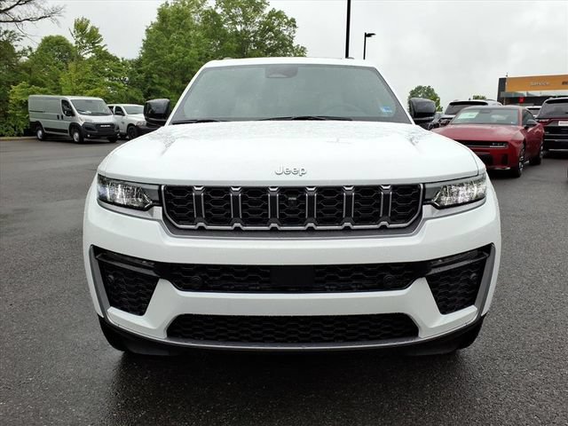 New 2026 Jeep Grand Cherokee L Limited w/ Luxury Tech Group II AWD/4WD image 10