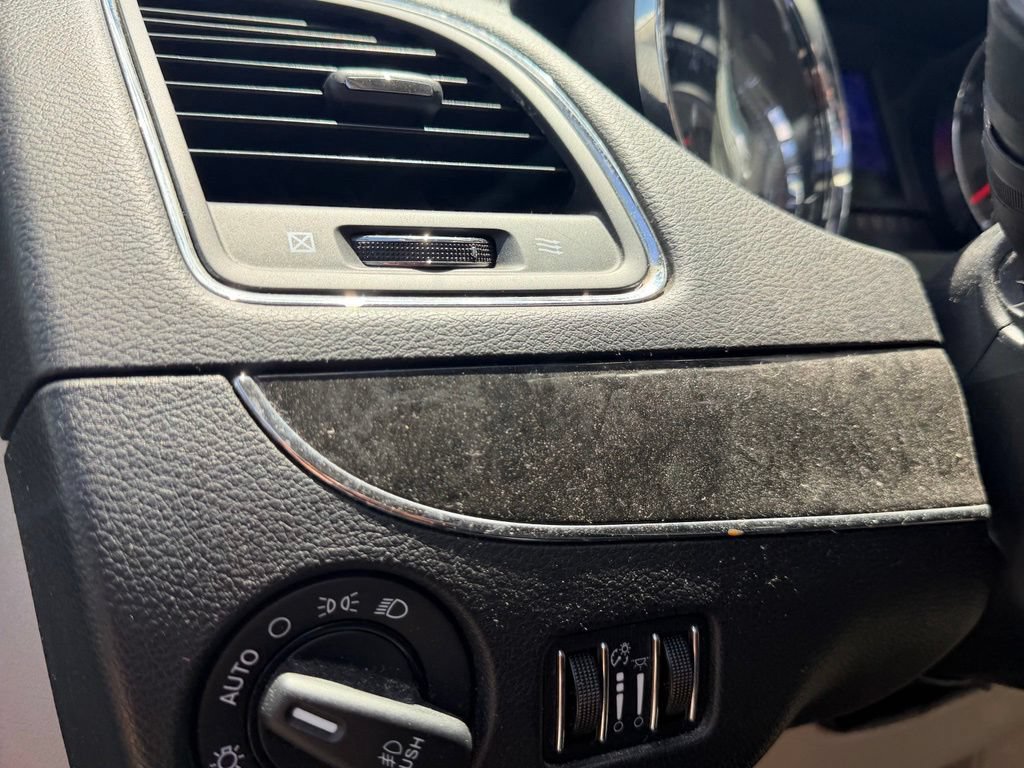 Used 2013 Chrysler Town & Country Touring FWD image 16