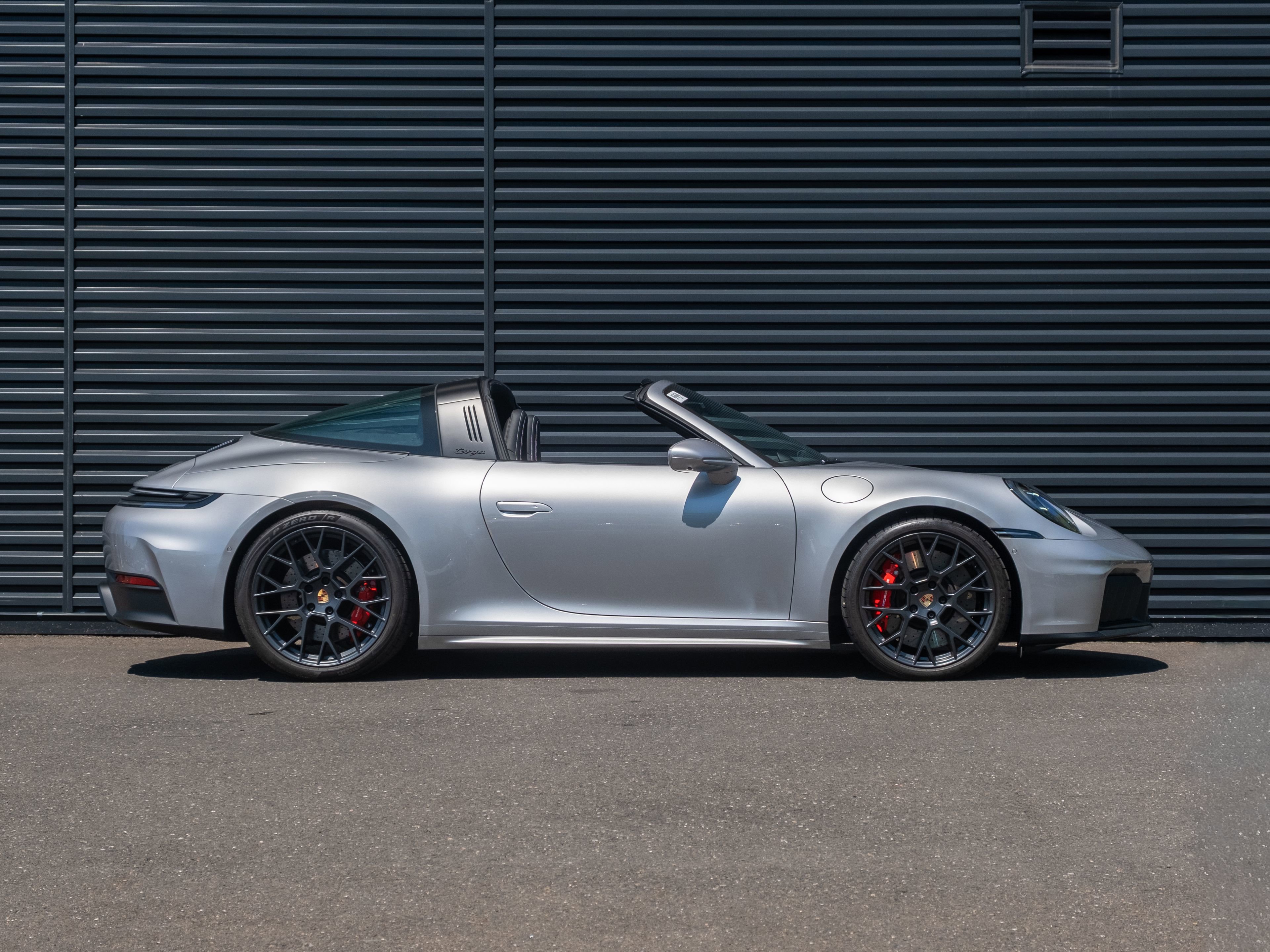 Certified 2025 Porsche 911 Targa 4 GTS AWD/4WD image 9