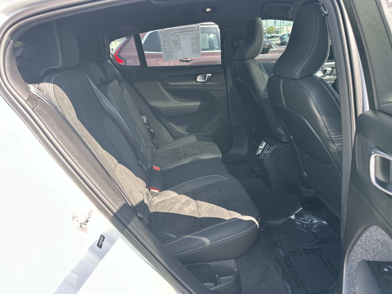 Certified 2023 Volvo C40 P8 Recharge Ultimate w/ Protection Package Premier image 24