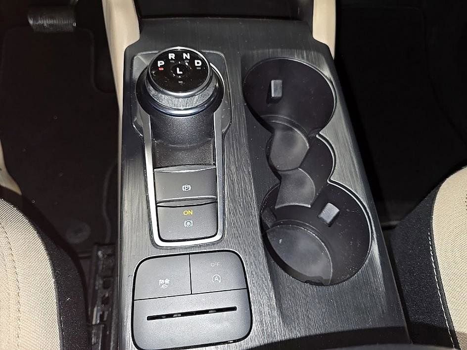 Used 2022 Ford Escape SE w/ Cold Weather Package image 23