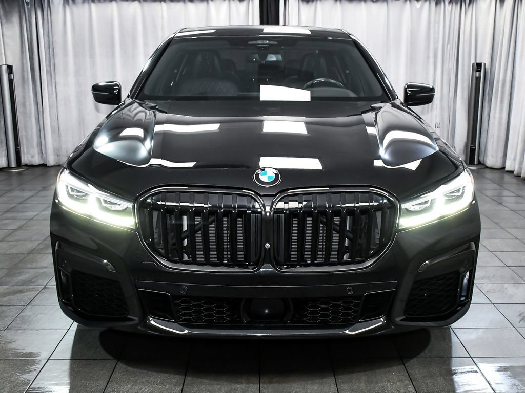 Used 2022 BMW 740i xDrive w/ M Sport Package AWD/4WD image 2