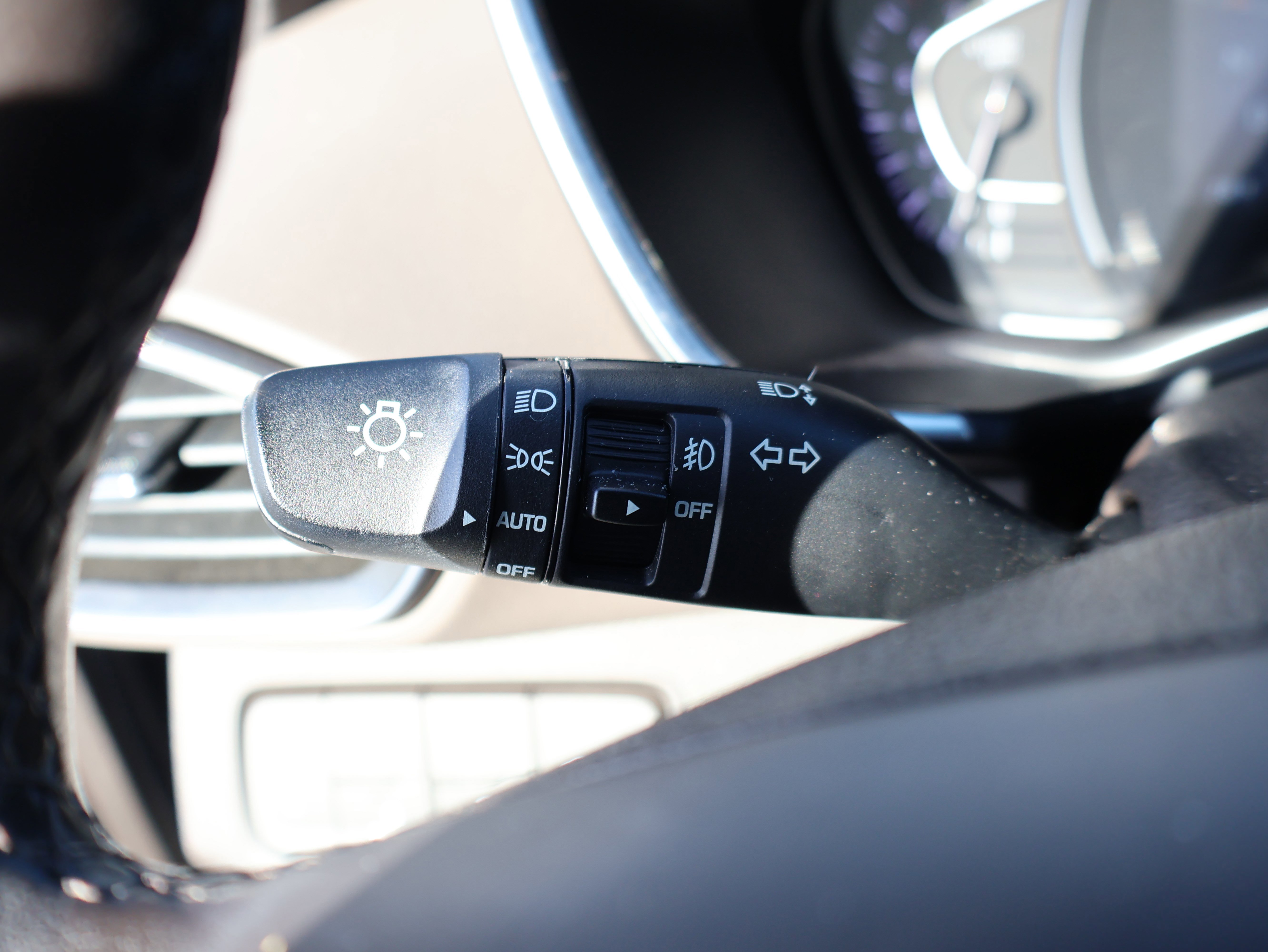 Used 2020 Hyundai Santa Fe Limited image 36