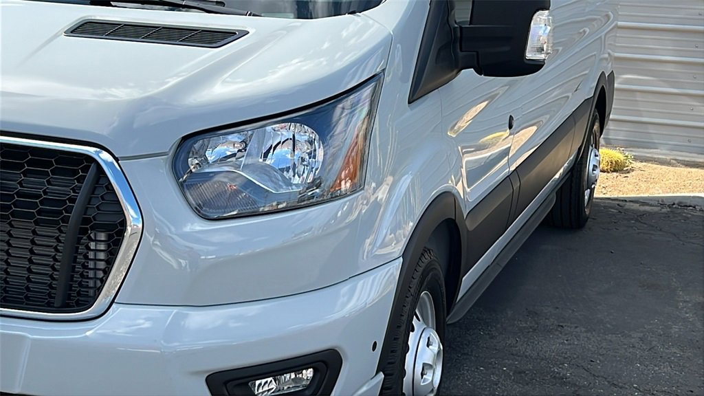 New 2025 Ford Transit 350 XLT image 3