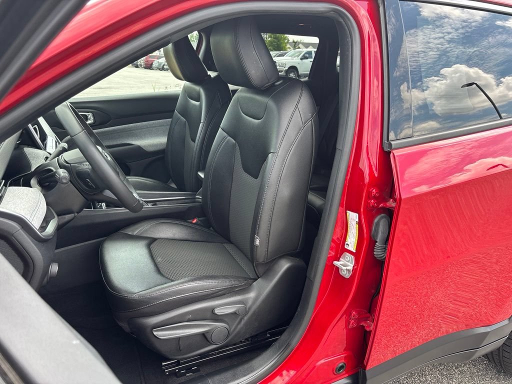 Used 2024 Jeep Compass Latitude AWD/4WD image 34